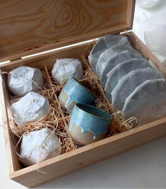 Wooden gift box ~ six cups & six plates